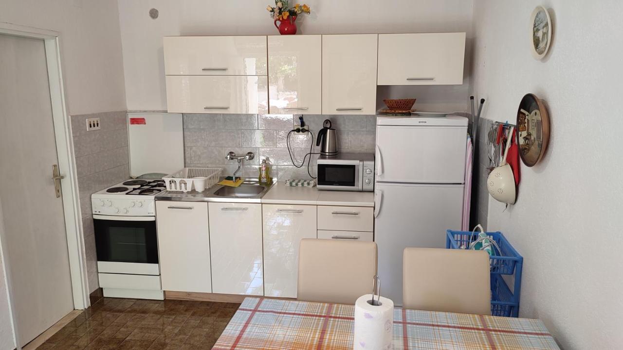 Apartmani Vinko Bol Exterior photo