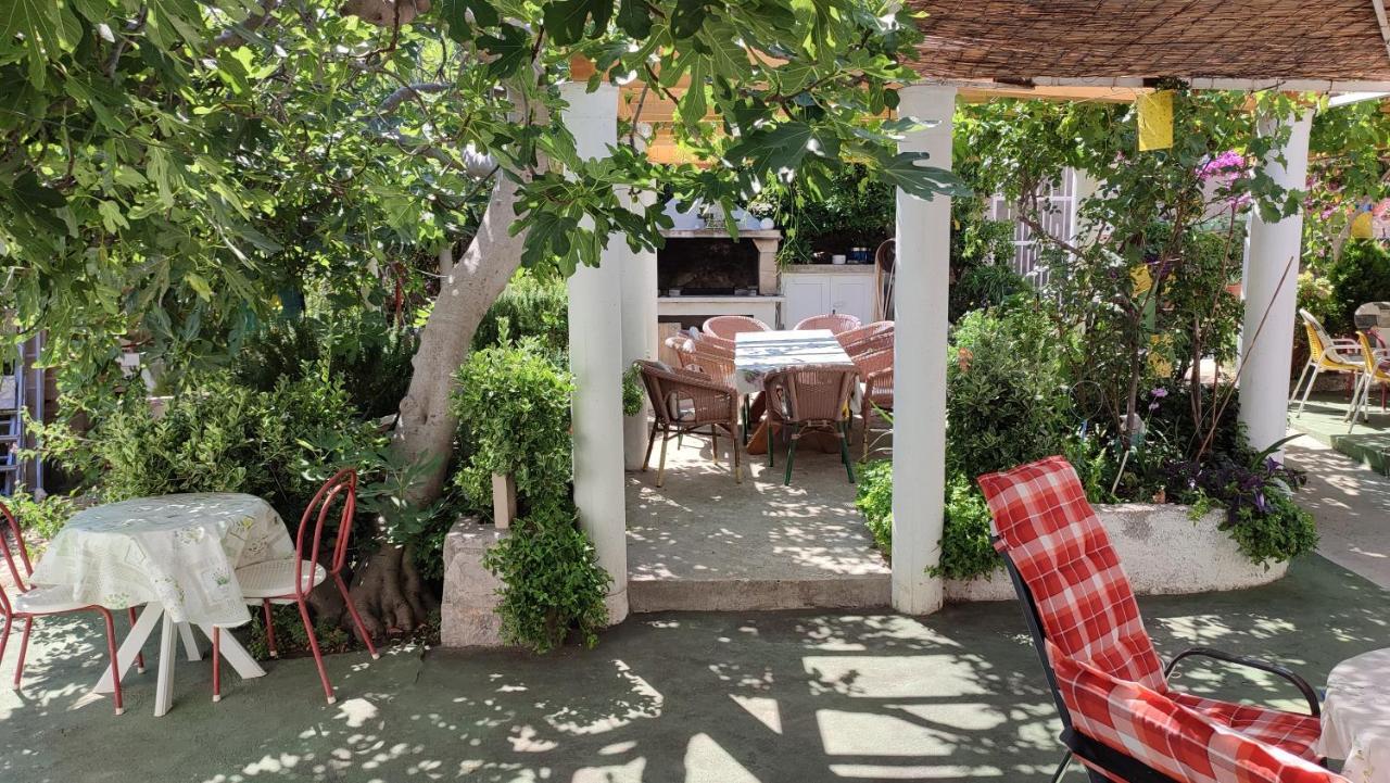 Apartmani Vinko Bol Exterior photo