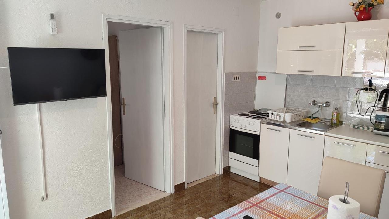 Apartmani Vinko Bol Exterior photo