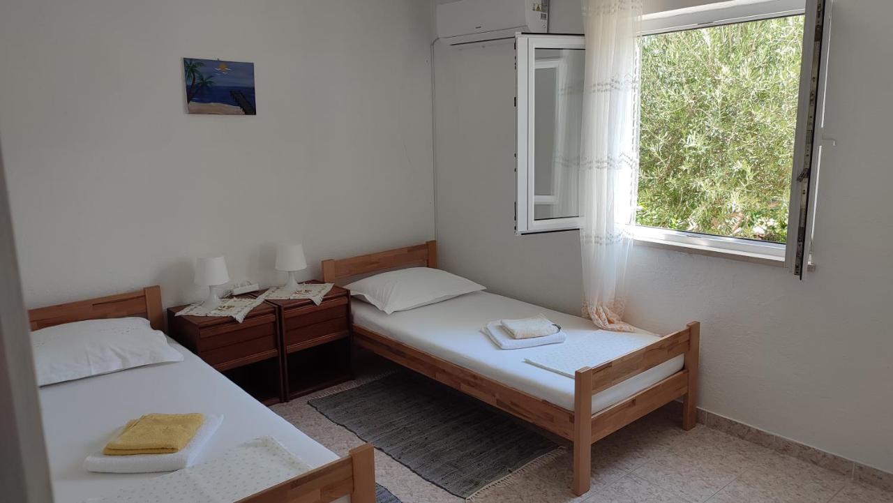 Apartmani Vinko Bol Exterior photo