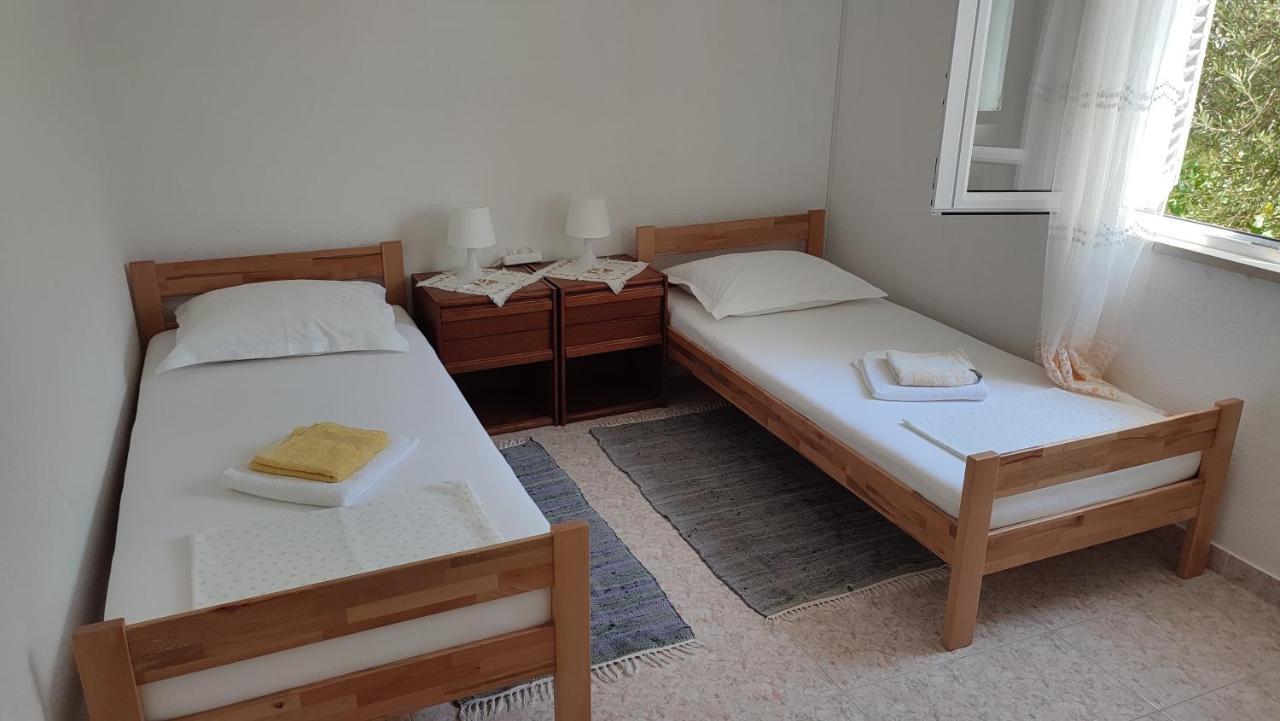 Apartmani Vinko Bol Exterior photo