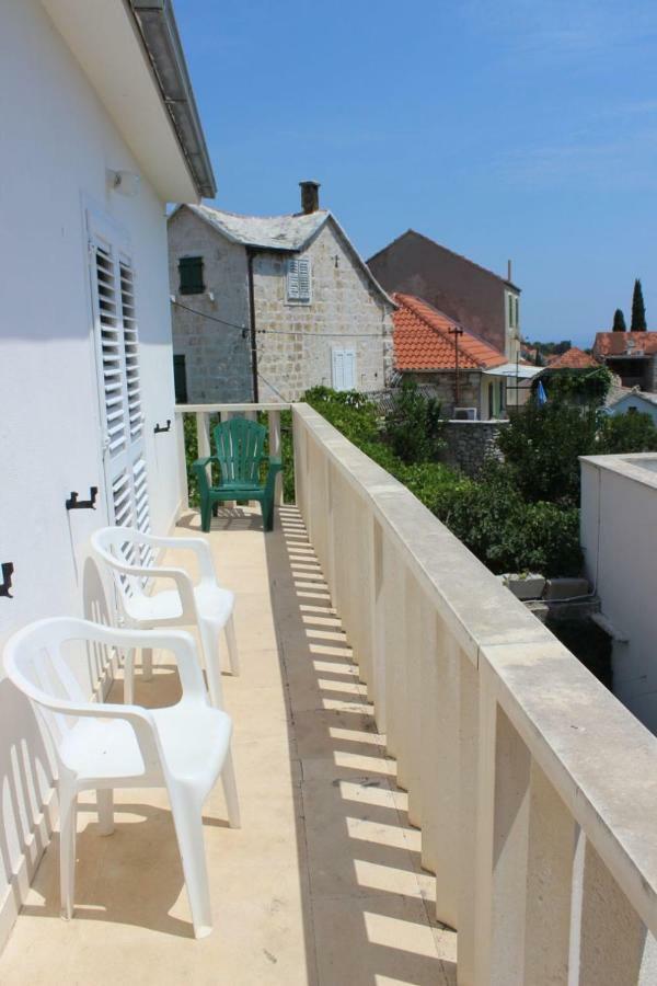 Apartmani Vinko Bol Exterior photo