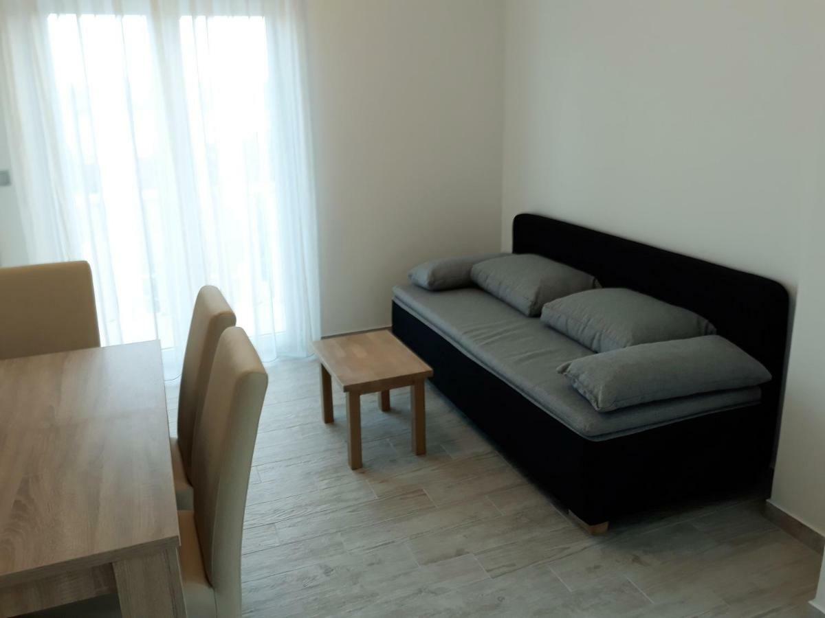 Apartmani Vinko Bol Exterior photo