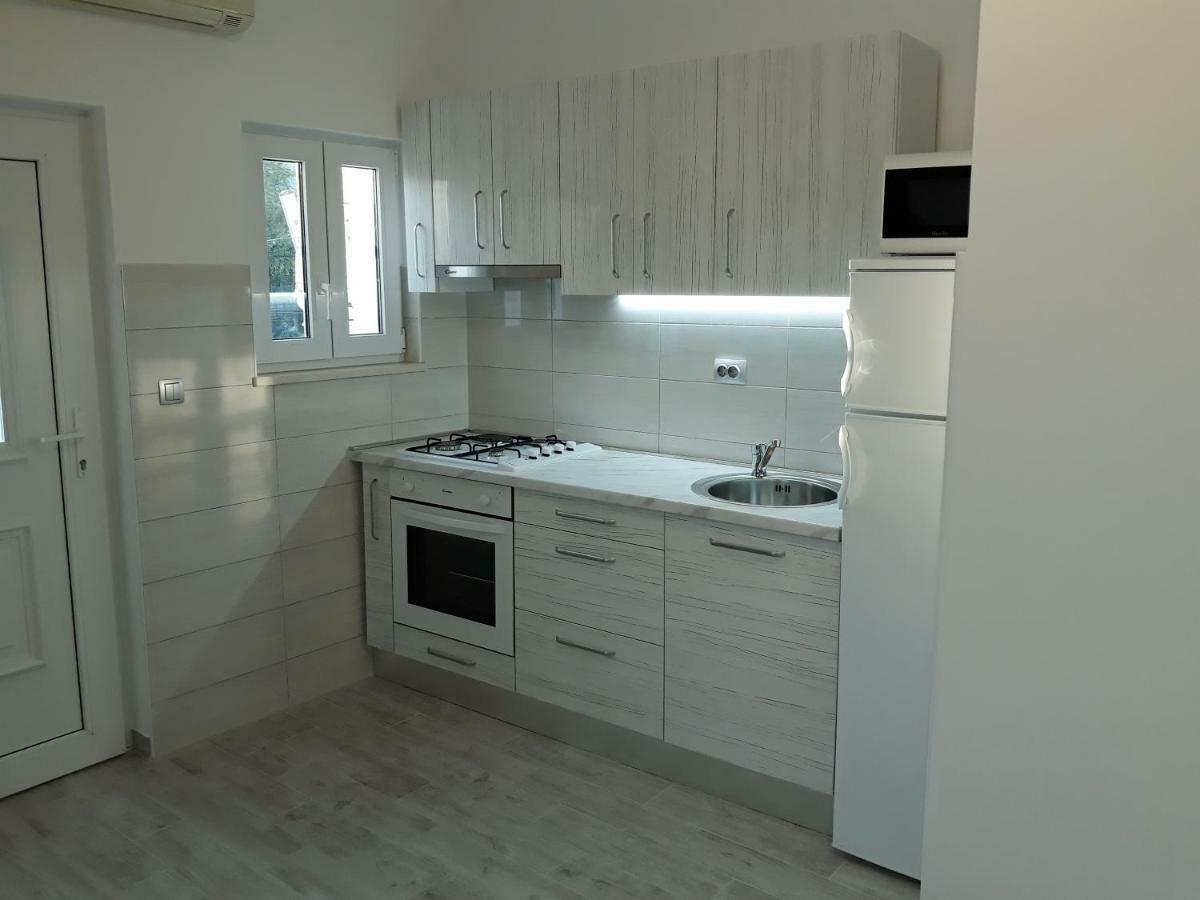Apartmani Vinko Bol Exterior photo