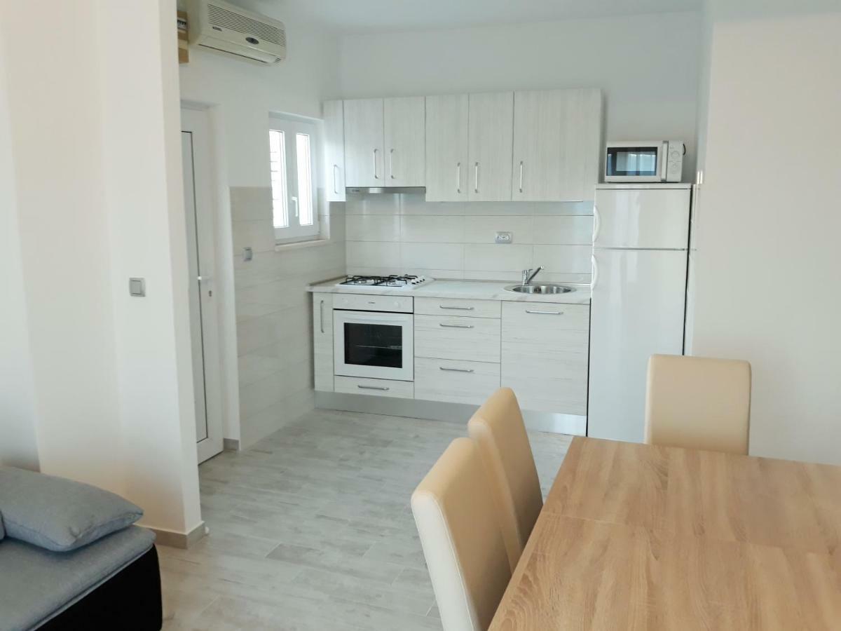 Apartmani Vinko Bol Exterior photo