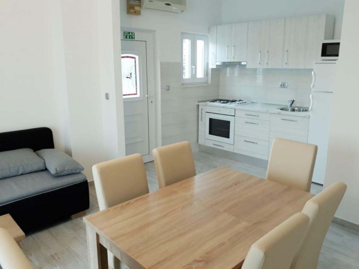Apartmani Vinko Bol Exterior photo