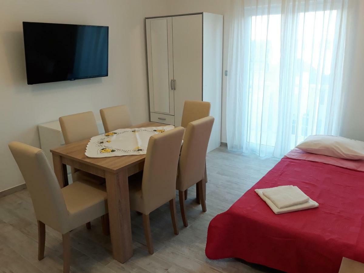 Apartmani Vinko Bol Exterior photo