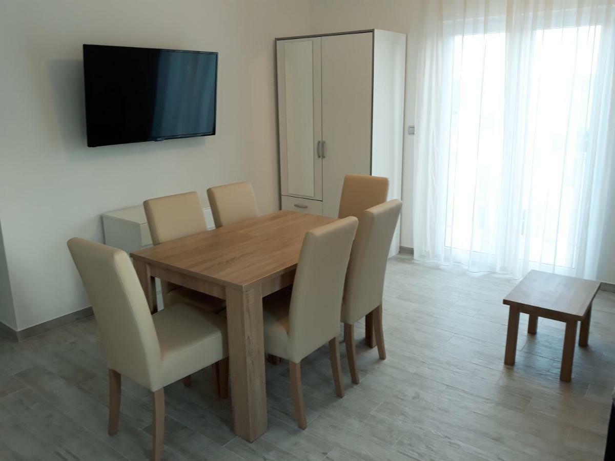 Apartmani Vinko Bol Exterior photo
