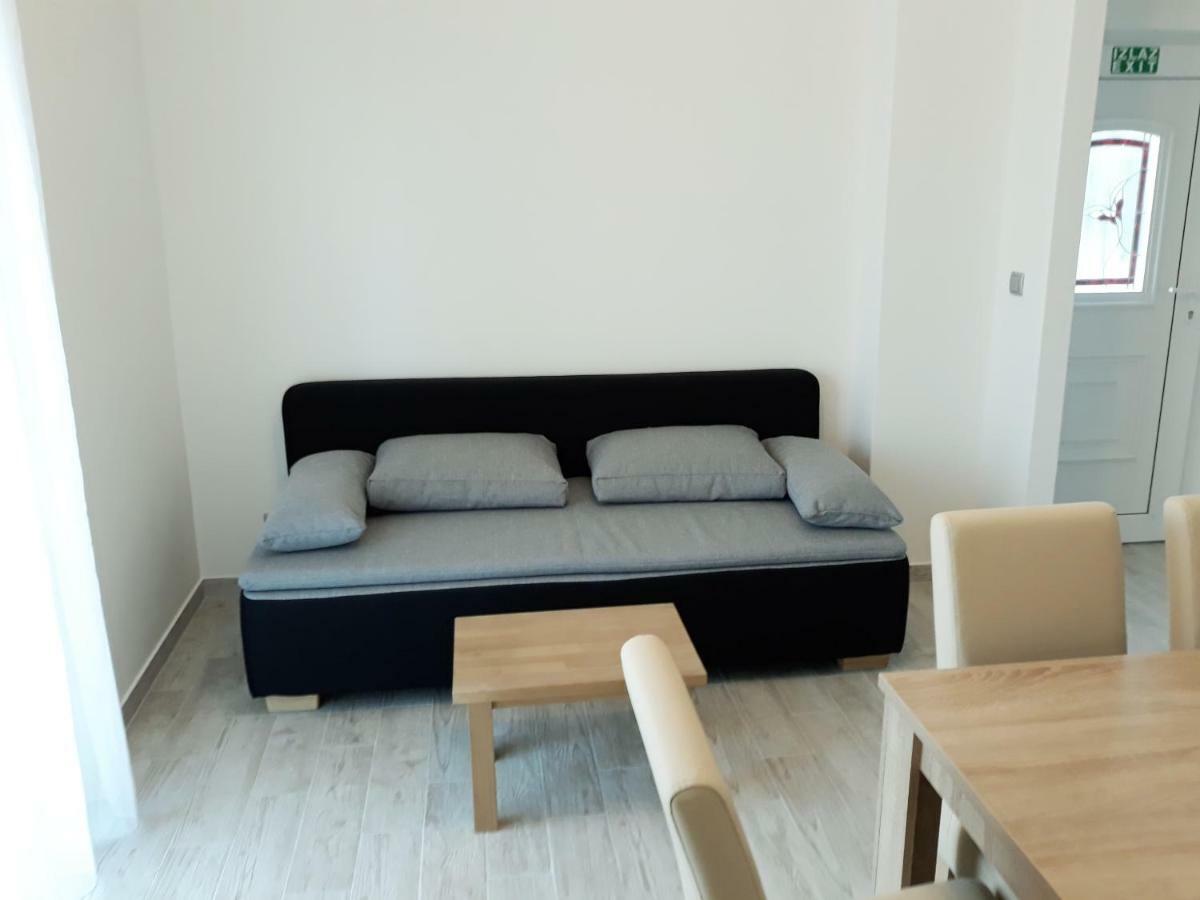 Apartmani Vinko Bol Exterior photo