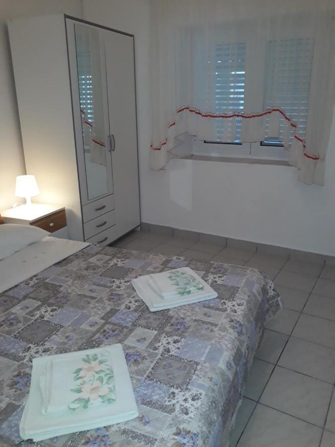 Apartmani Vinko Bol Exterior photo