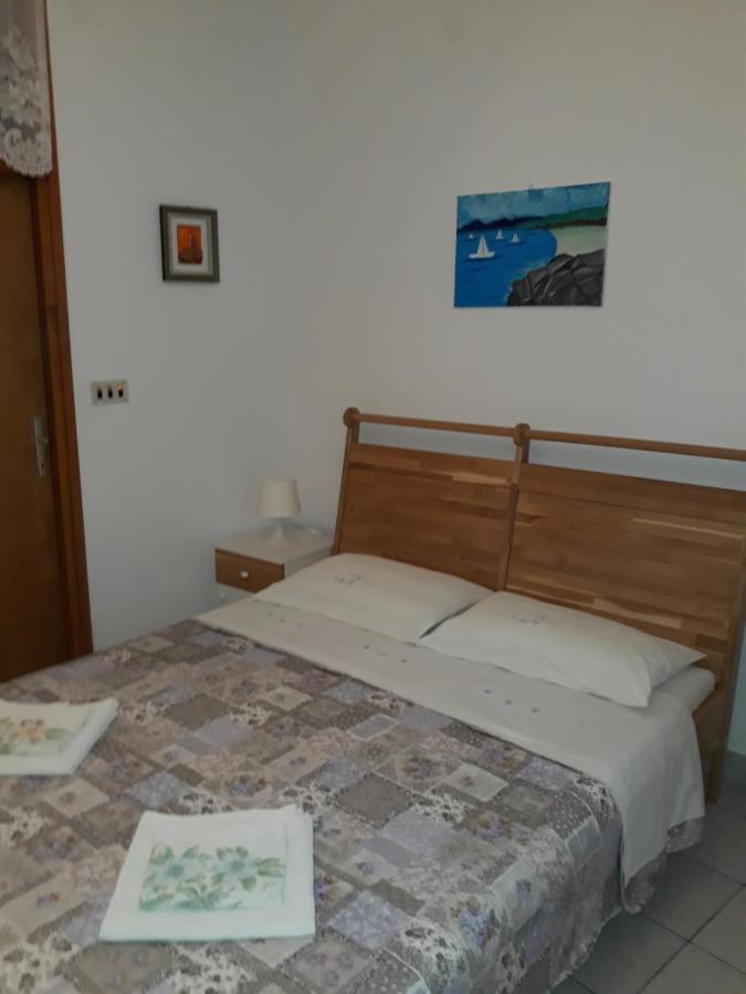 Apartmani Vinko Bol Exterior photo